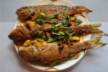 小海鱼烧毛豆的做法,小海鱼烧毛豆怎么做好吃,小海鱼烧毛豆的家常做法
