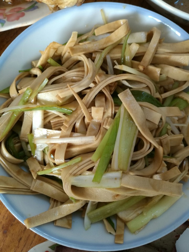 涼拌豆腐皮的做法,涼拌豆腐皮怎麼做好吃,涼拌豆腐皮的家常做法 - 京