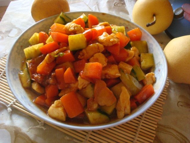 鸡丁炒胡萝卜黄瓜丁的做法,鸡丁炒胡萝卜黄瓜丁怎么做好吃,鸡丁炒胡