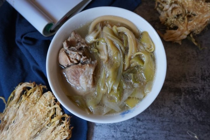 剑花猪骨汤的做法,剑花猪骨汤怎么做好吃,剑花猪骨汤的家常做法 