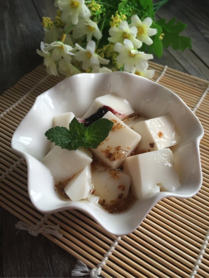 杏仁豆腐 杏仁豆腐的做法 杏仁豆腐怎么做好吃 杏仁豆腐的家常做法 京细菜谱