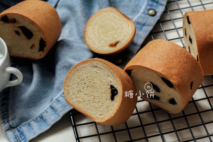 葡萄干木材面包 葡萄干木材面包的做法 葡萄干木材面包怎么做好吃 葡萄干木材面包的家常做法 京细菜谱