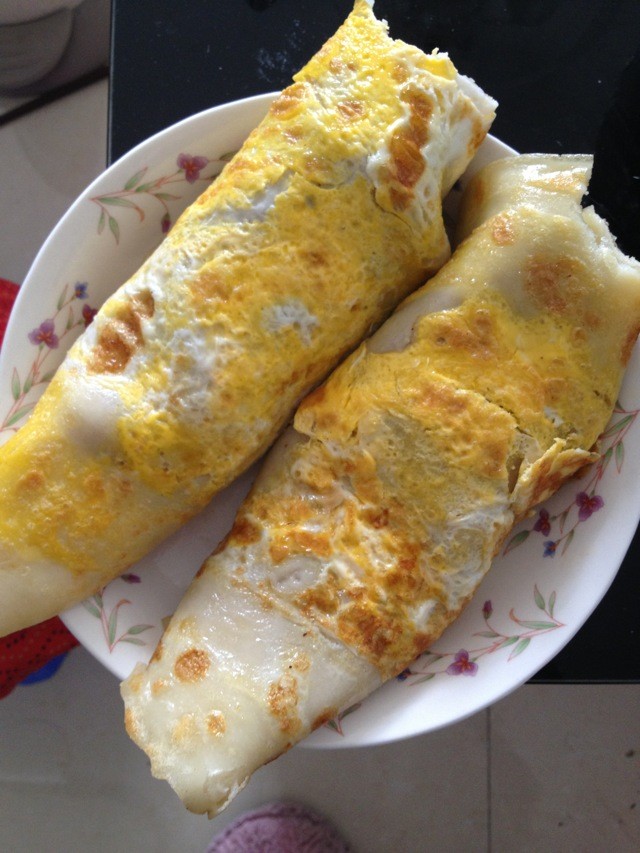 鸡蛋饼的做法,鸡蛋饼怎么做好吃,鸡蛋饼的家常做法 