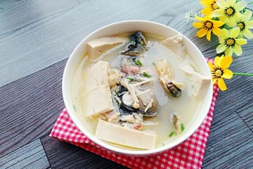 鱼头海带豆腐汤图片