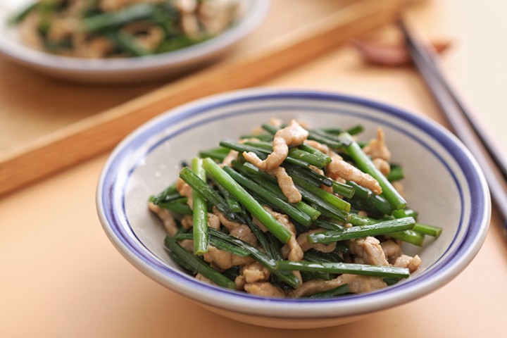 韭花 欲开未开时 是最香 韭菜苔炒肉丝 韭花 欲开未开时 是最香 韭菜苔炒肉丝的做法 韭花 欲开未开时 是最香 韭菜苔炒肉丝怎么做好吃 韭花 欲开未开时 是最香 韭菜苔炒肉丝的家常做法