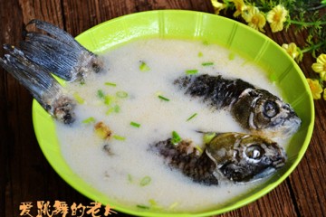 鯽魚湯的做法,鯽魚湯怎麼做好吃,鯽魚湯的家常做法 - 京細菜譜