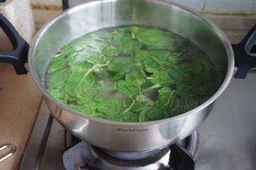 菠菜奶油意麵的做法,菠菜奶油意麵怎麼做好吃,菠菜奶油意麵的家常做法