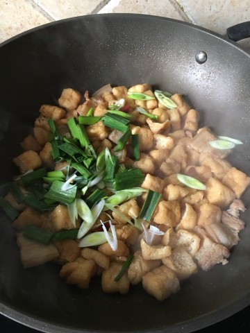 五花肉燒油豆腐的做法,五花肉燒油豆腐怎麼做好吃,五花肉燒油豆腐的